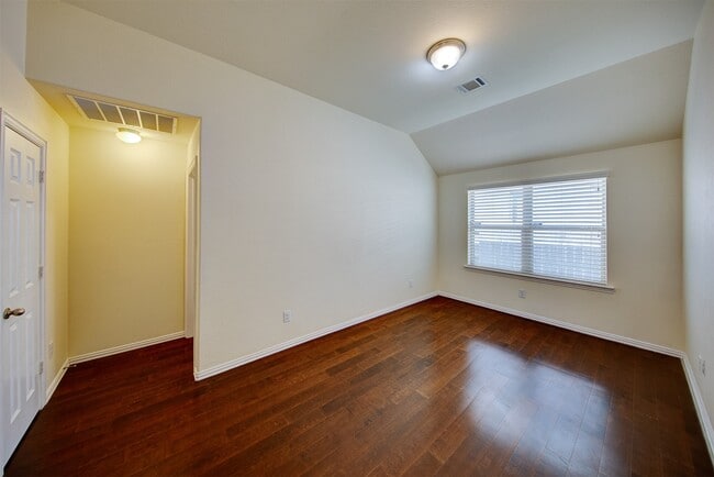 Building Photo - 606 Dunlavy Ln
