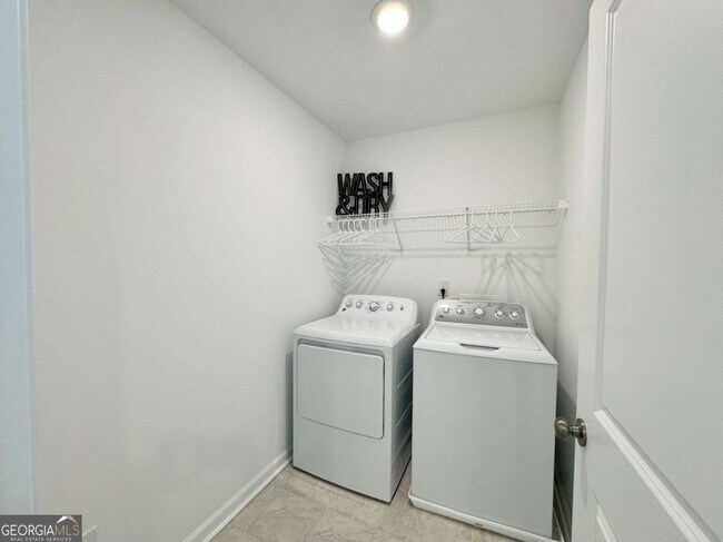 Building Photo - 1437 Halstead Pl