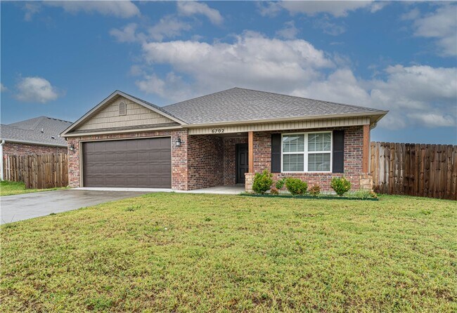 Building Photo - 6702 SW Pilgrim Rd