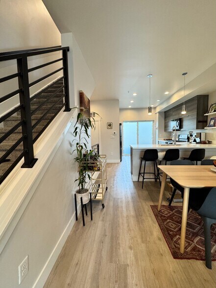 Building Photo - 3467 W 63rd Pl