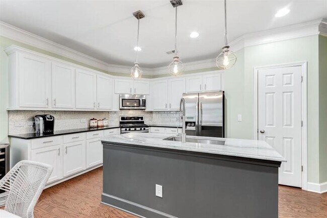 Building Photo - 10957 Waters Rd