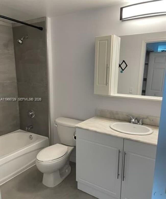 Building Photo - 275 NE 18th St