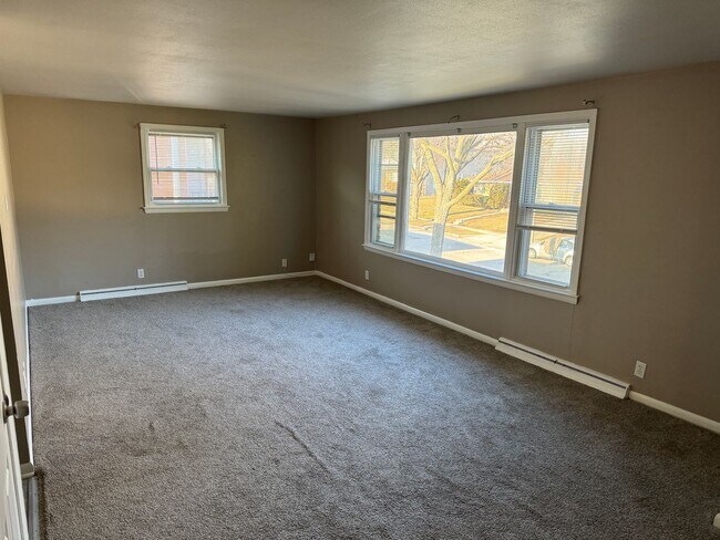 Building Photo - 8039-8041-8041 W Beckett Ave