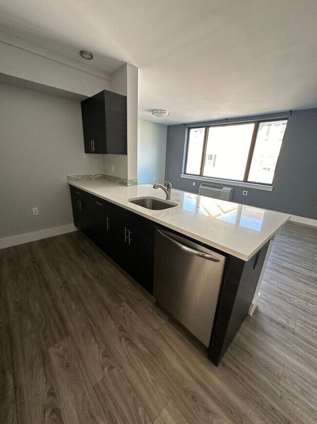 Interior Photo - Rebeka 5208