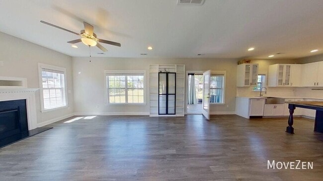 Building Photo - 1136 Valley Dale Dr