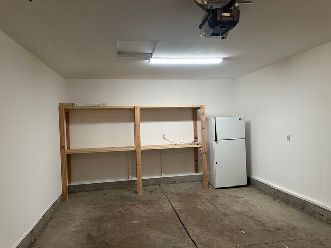 Building Photo - Beautifully updated 3 bedroom, 1 bath house in Eugene!