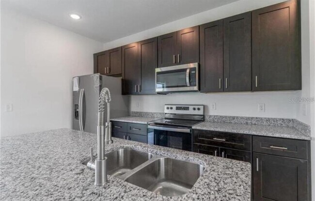 Building Photo - 700 Wombat Way