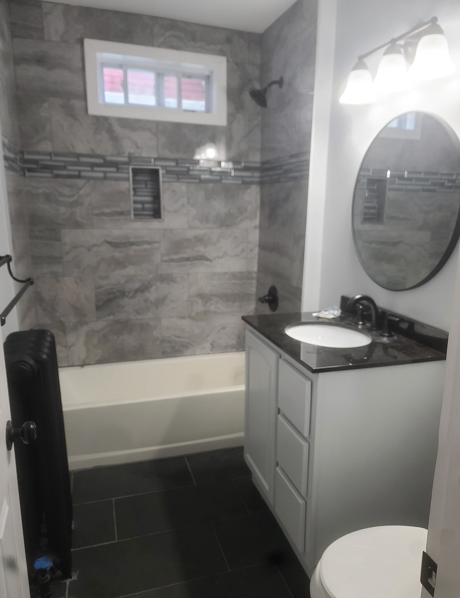 Building Photo - 143 Mansfield St