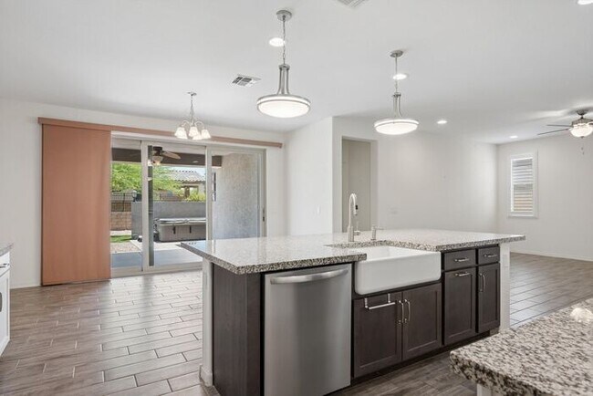Building Photo - 10445 E Tesla Ave