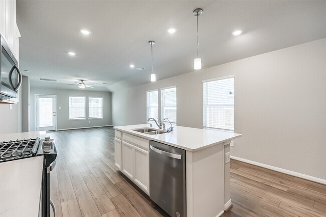 Building Photo - 17586 Rosette Grass Dr