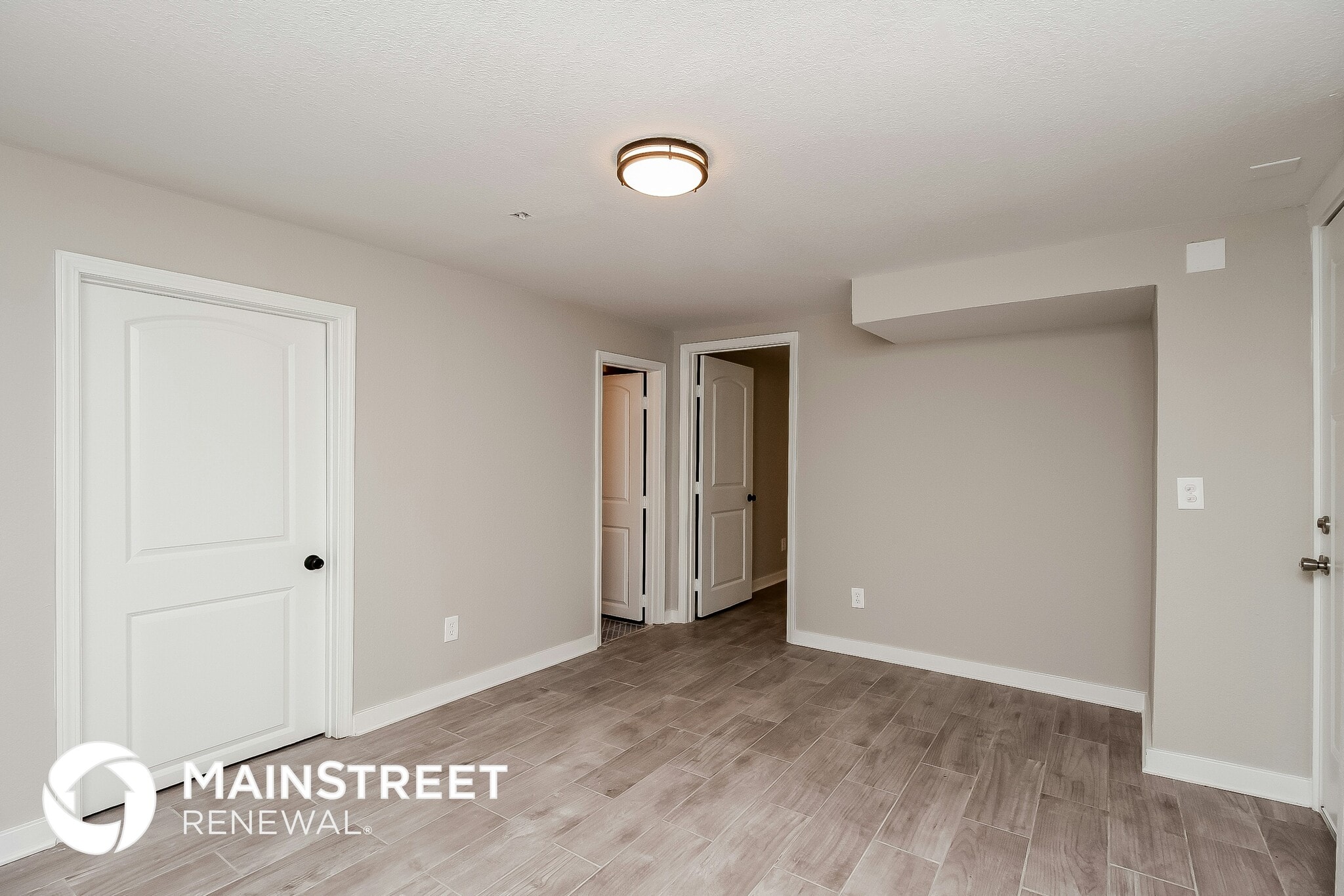 Building Photo - 721 N Sunset Dr