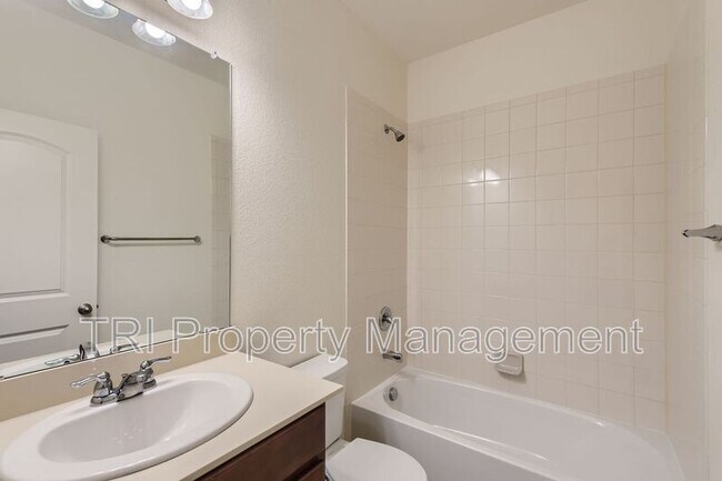 Building Photo - 645 W 171st Pl