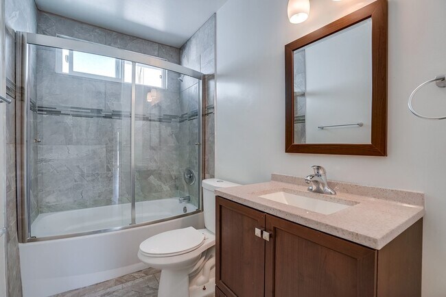 Building Photo - 2026 S Shenandoah St