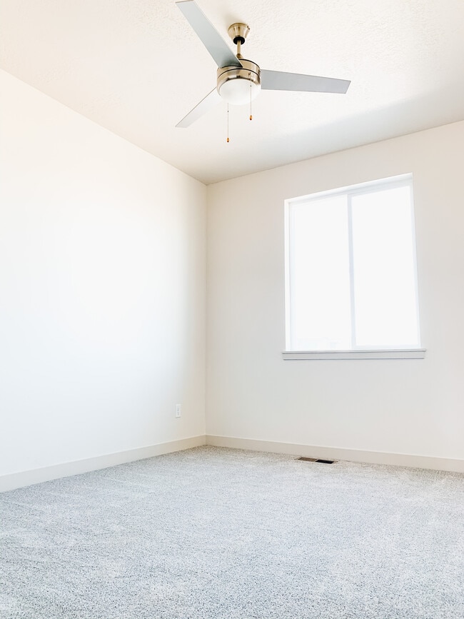 Building Photo - 1200 E 4500 S