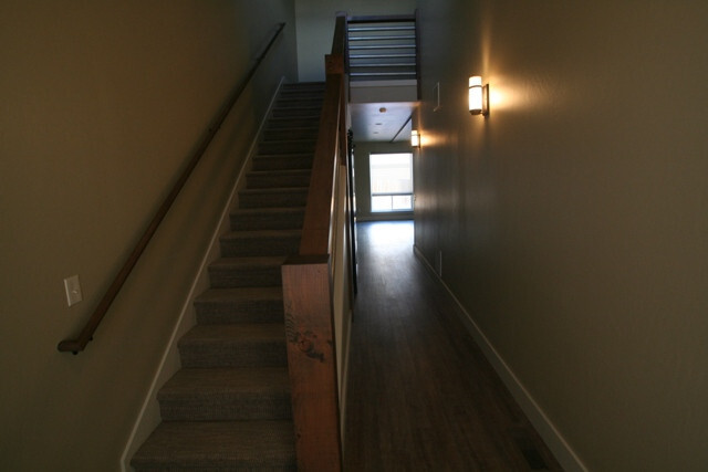 Building Photo - Leeward Court