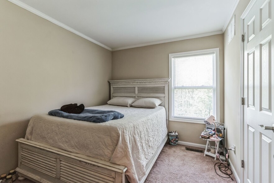 Building Photo - 1208 Seachase Ln