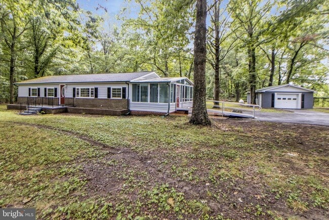 Building Photo - 1615 Truslow Rd
