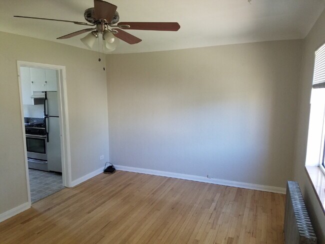 Building Photo - 1 Bed 1 Bath Mayfair Apartment With Garage in Denver! Available Now!