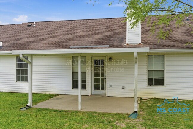 Building Photo - 14971 Camp Ln