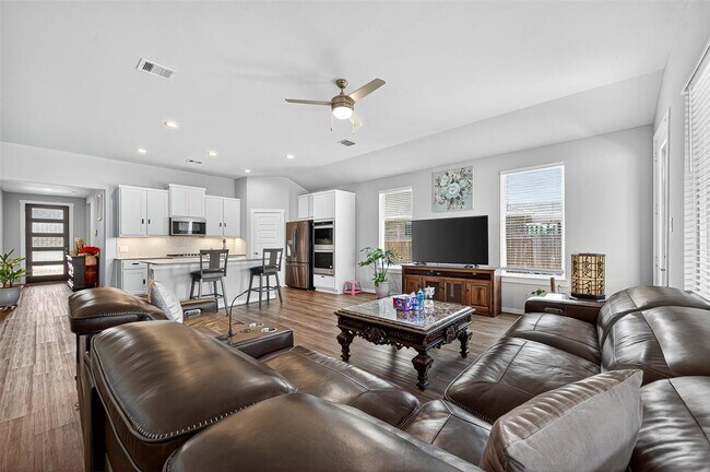 Building Photo - 3806 Favor Frst Ct