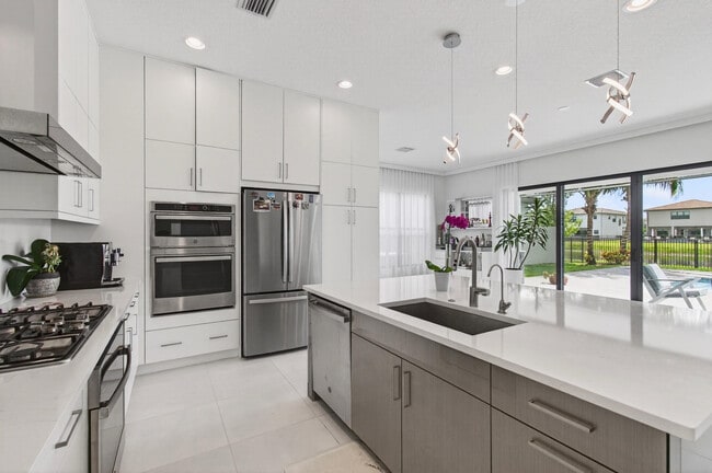 Building Photo - 17222 Blue Bayou Dr