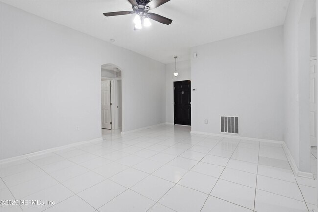 Building Photo - 9847 Sailor Dr