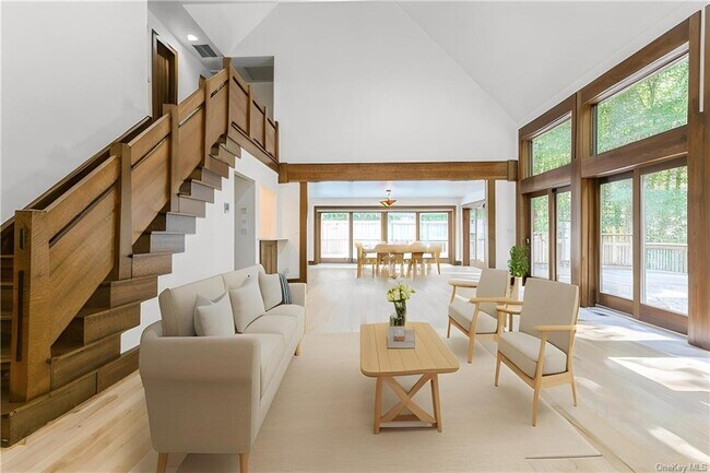 Building Photo - 61 Oak Hollow