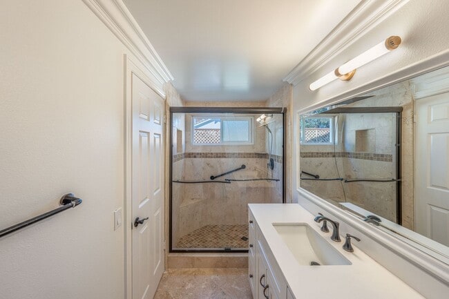 Building Photo - Serene Single-Level Living in Mission Hills Ranch