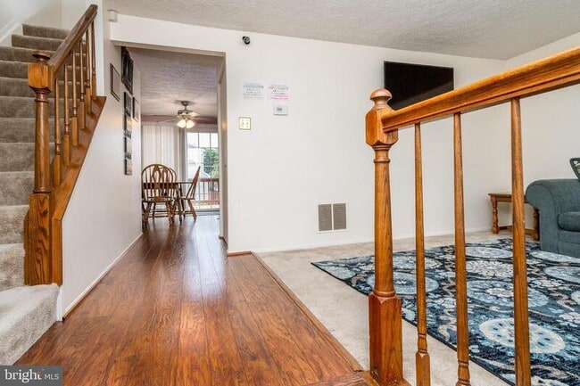 Building Photo - 46 Running Brooke Dr