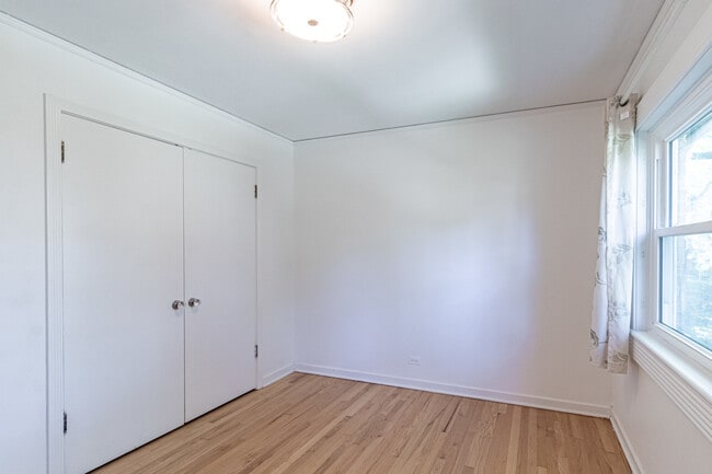 Building Photo - 605 4th St