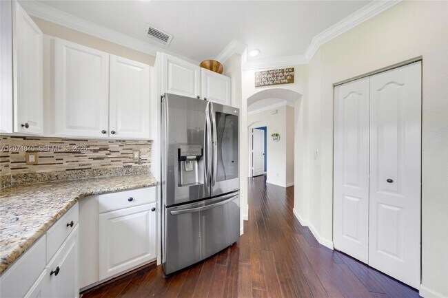 Building Photo - 4501 Windmill Palm Way