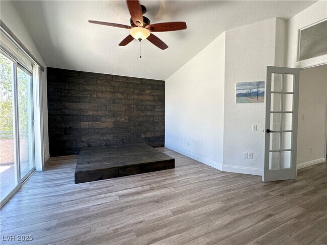 Building Photo - 2434 Amoretti St