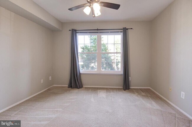 Building Photo - 3313 Wyndham Cir