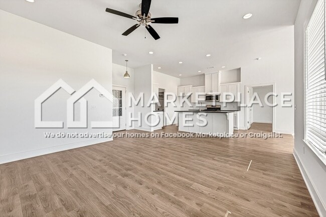 Building Photo - 375 Canada Dr