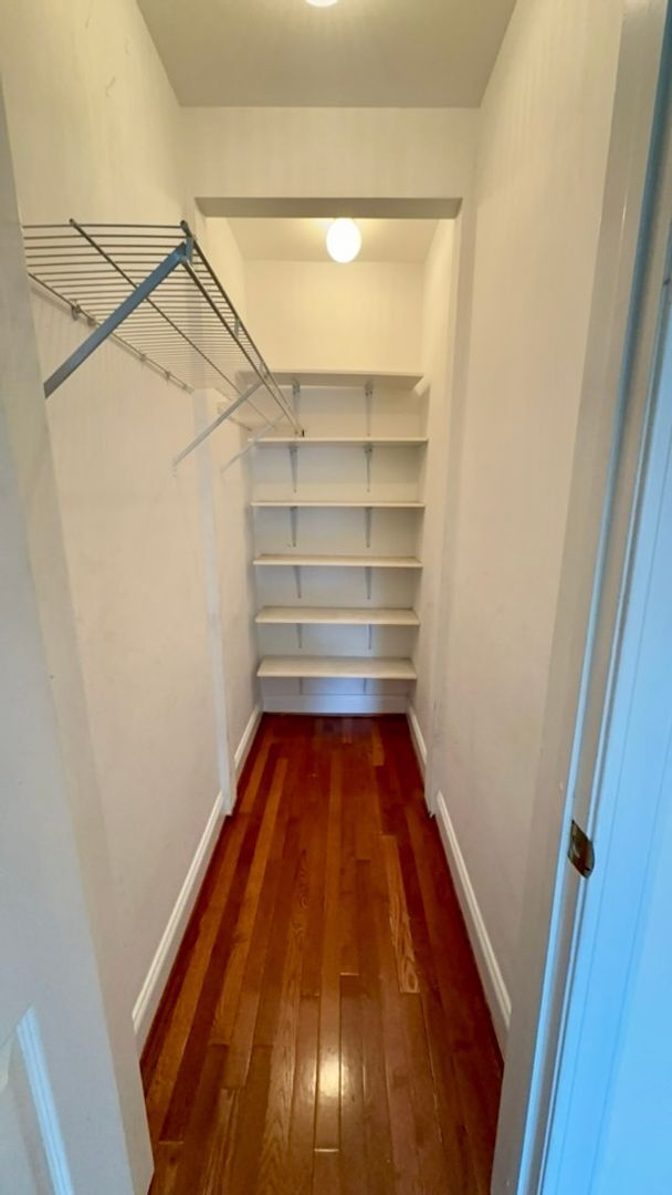 Building Photo - Bright & Modern 1-Bedroom Condo in Heathwood Court – Walkable & Inviting ~ Available May 2026!