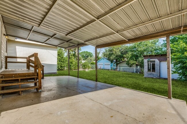 Building Photo - 322 Byrnes Dr