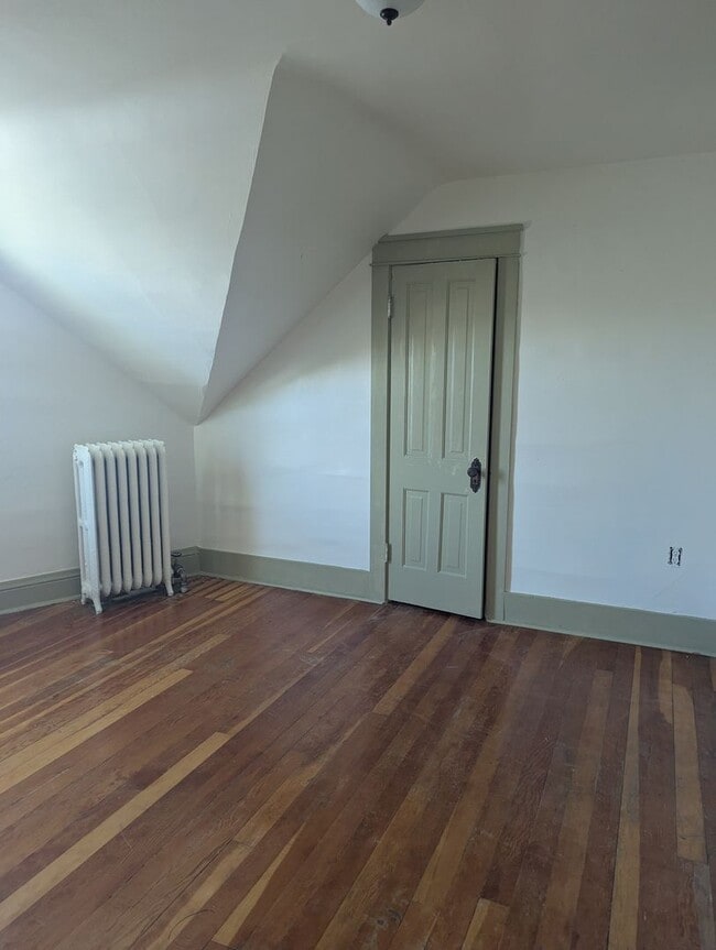 Building Photo - 109 Sherman St