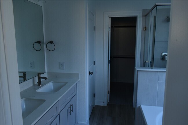 Building Photo - 7015 Harvest Colony Ln