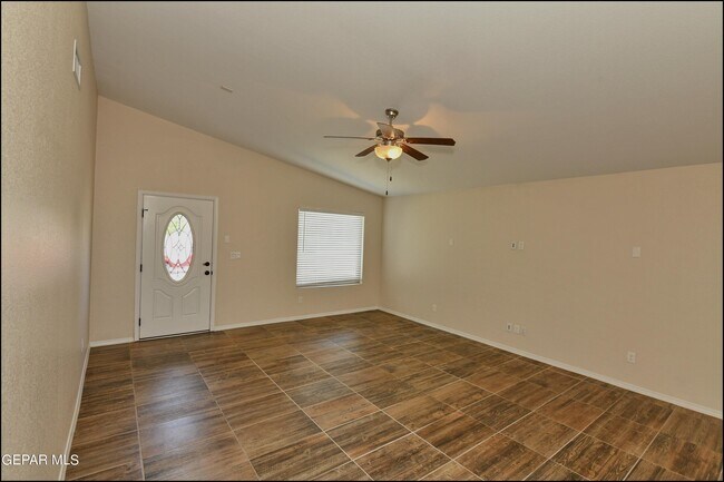 Building Photo - 12060 Mesquite Thorn Dr