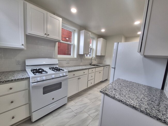 Building Photo - Newly Renovated Home in the Heart of Morningside!