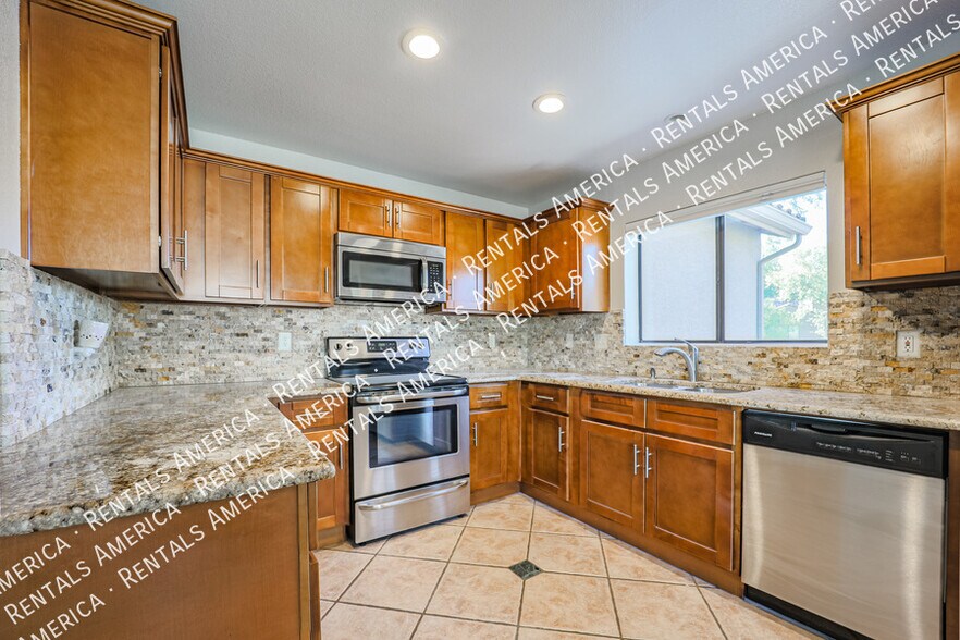Building Photo - 15050 N Thompson Peak Pkwy