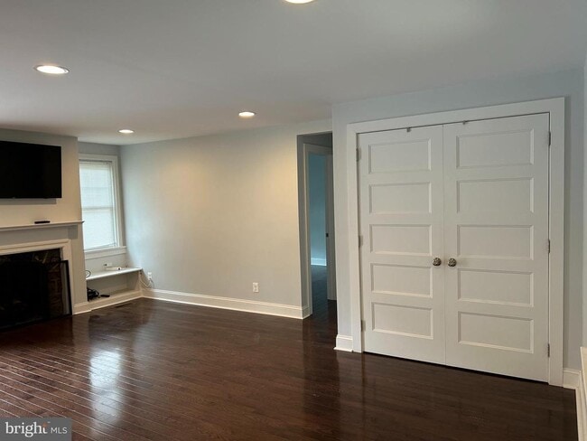Building Photo - 121 Rutgers Ave