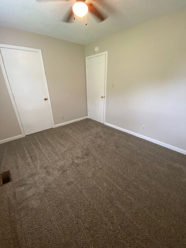 Building Photo - 1/2 off 1st months rent