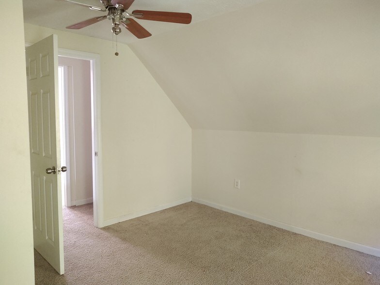Building Photo - 3546 Linwood Ave