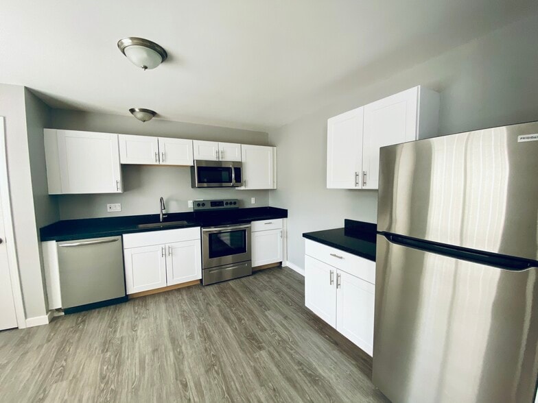 Marshfield Apartments 1739 Foxon Rd North Branford CT 06471