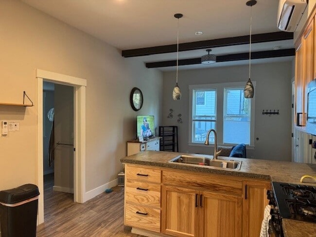 Building Photo - 2 bedroom Victorian era upstairs Flat walk to downtown Nevada City