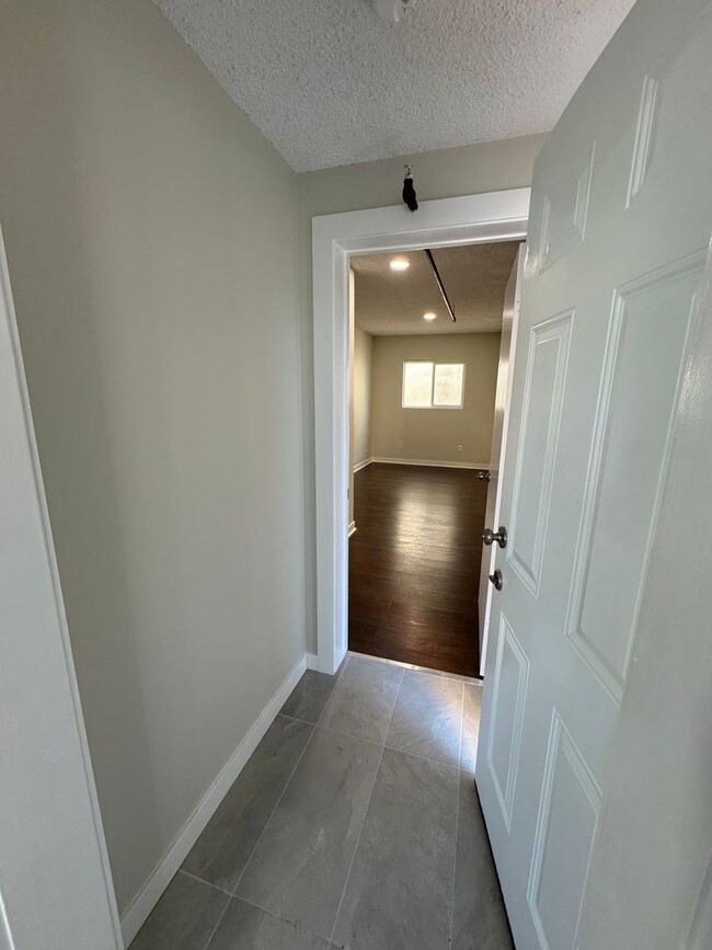 Building Photo - Newly Renovated 1bedroom in Harbor City - ...