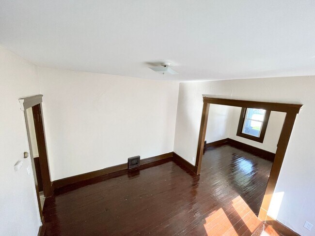 Building Photo - 1816 -1818 E 29th St