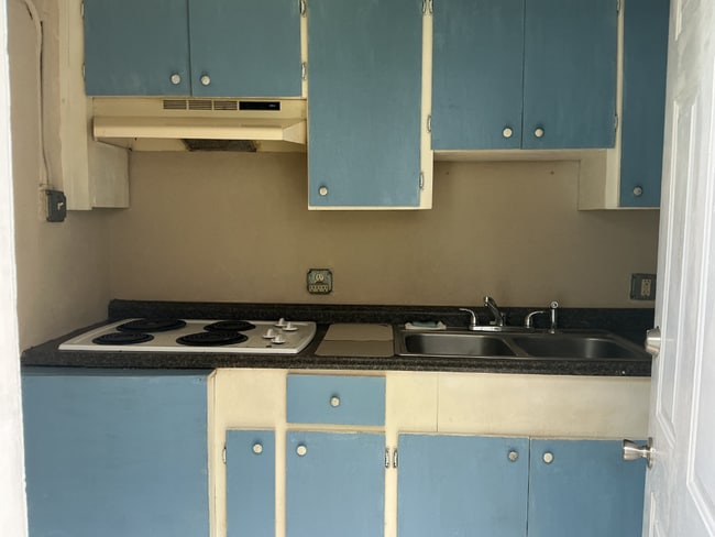 Building Photo - 2529 Tanglewood St