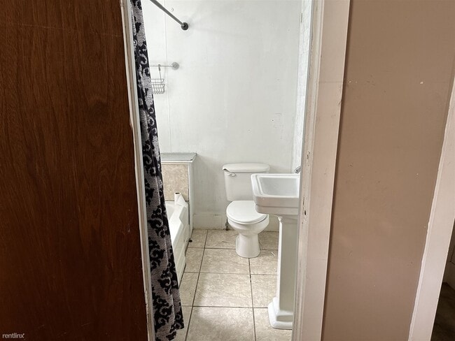 Building Photo - 2 br, 1 bath House - 1717 North Gale Avenue